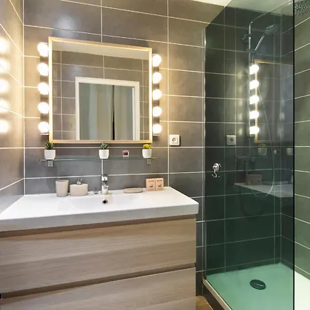 Chic Flat Near Paris & Διαμέρισμα Noisy-le-Grand